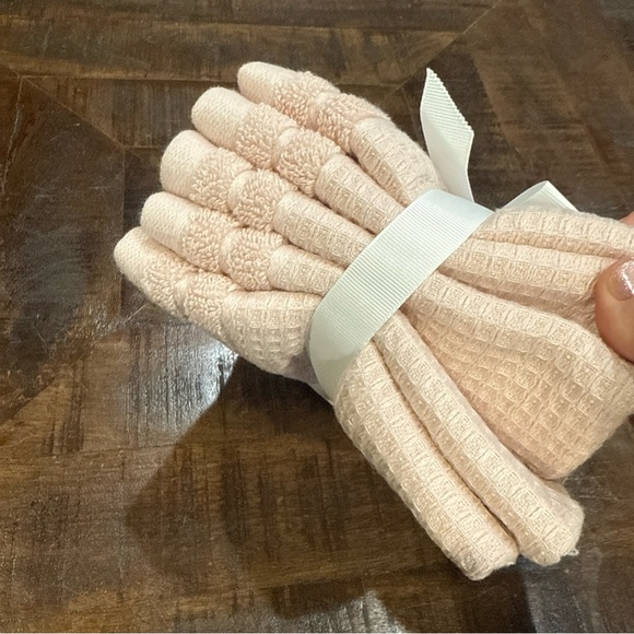 Hotel Balfour 5 Pc Washcloths 12x12 Pink Sand Color Waffle Weave 100% Cotton NWT - Picture 2 of 4